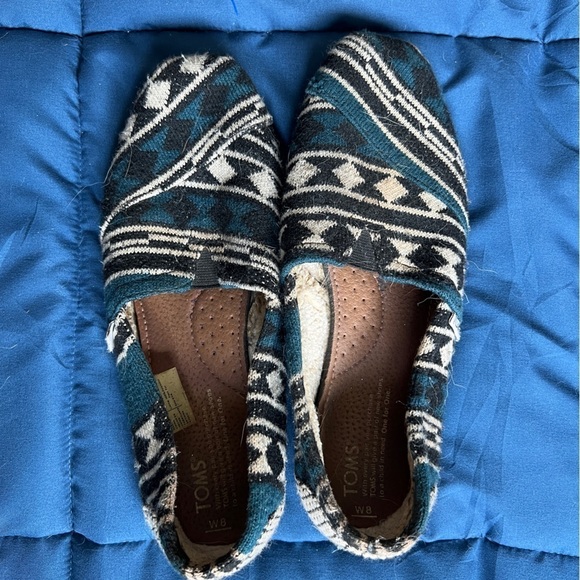 Toms | Blue Aztec Pattern Flats - Picture 1 of 6